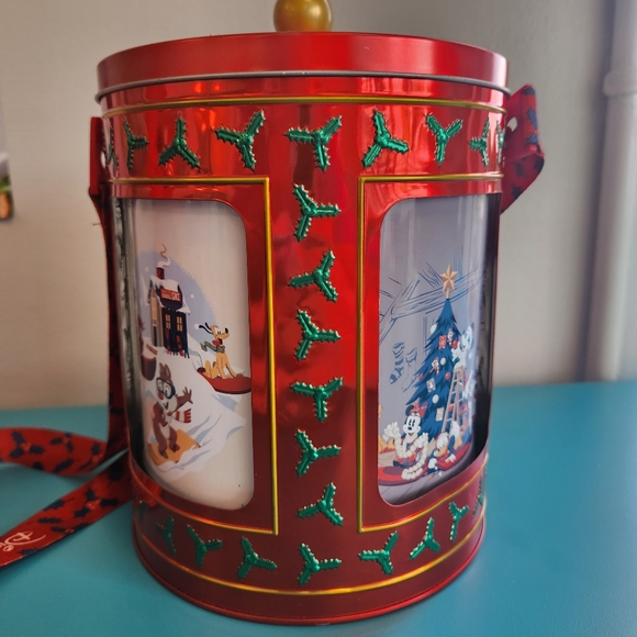 Disney collectors christmas popcorn bucket with wind up music and spins!!! - Picture 3 of 7